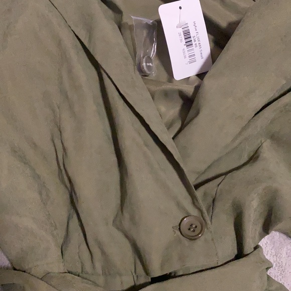 Army green romper - Picture 3 of 5